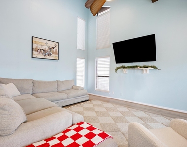 1114 Tiki Drive - Photo Thumbnail 10