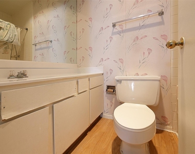 2209 S Braeswood Boulevard - Photo Thumbnail 7