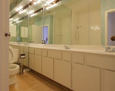 2209 S Braeswood Boulevard - Photo Thumbnail 5