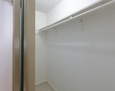 2209 S Braeswood Boulevard - Photo Thumbnail 8