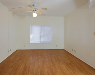 2209 S Braeswood Boulevard - Photo Thumbnail 6
