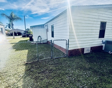 2399 Coconut Palm Drive Ne - Photo Thumbnail 16