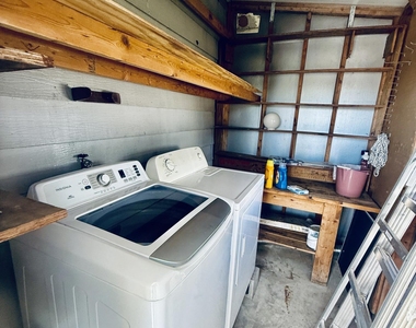 2399 Coconut Palm Drive Ne - Photo Thumbnail 2