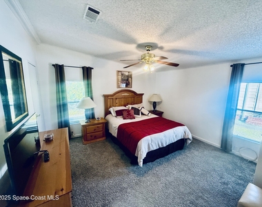 2399 Coconut Palm Drive Ne - Photo Thumbnail 11
