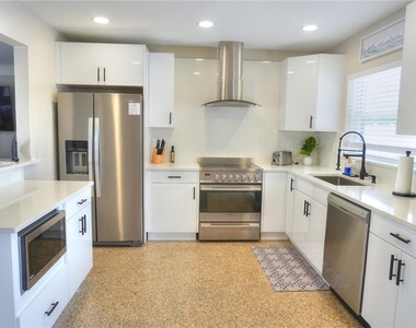 104 163rd Avenue - Photo Thumbnail 3