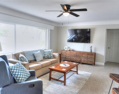 104 163rd Avenue - Photo Thumbnail 7