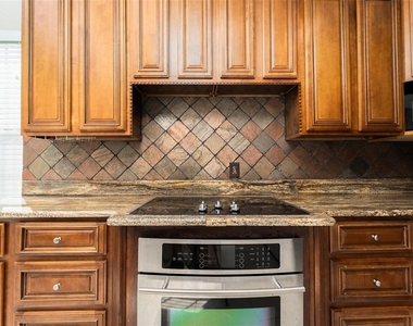 11302 Hoot Owl Court - Photo Thumbnail 7