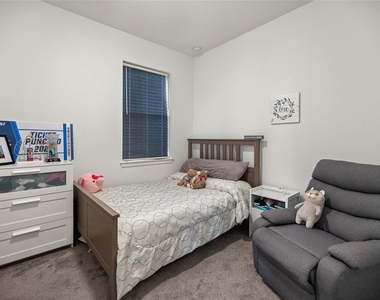 9412 Sw 53rd Place - Photo Thumbnail 14