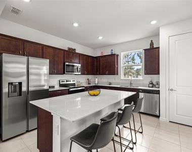 9412 Sw 53rd Place - Photo Thumbnail 7