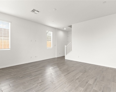 10146 Gabby Glen Street - Photo Thumbnail 8