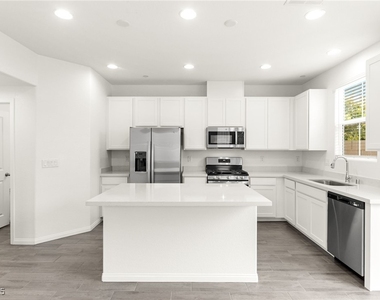 10146 Gabby Glen Street - Photo Thumbnail 5