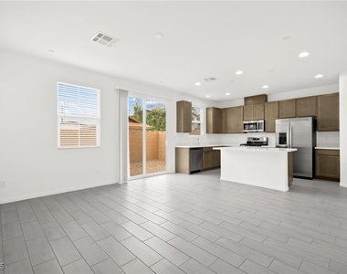 10140 Gabby Glen Street - Photo Thumbnail 5