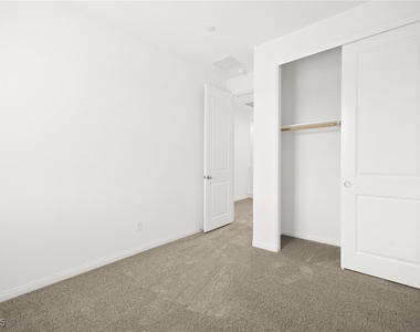 10140 Gabby Glen Street - Photo Thumbnail 11