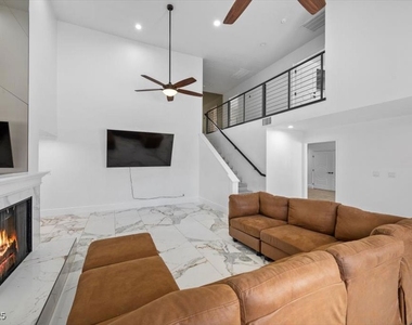 1695 Montessouri Street - Photo Thumbnail 8