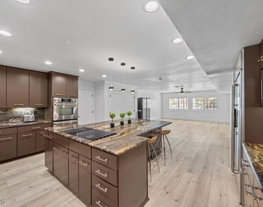 1695 Montessouri Street - Photo Thumbnail 4