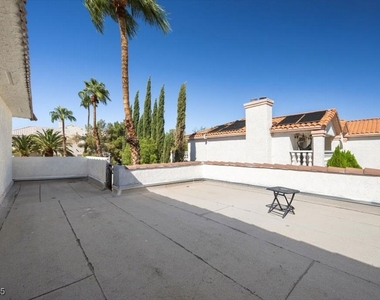 1695 Montessouri Street - Photo Thumbnail 17