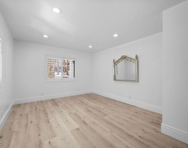 1695 Montessouri Street - Photo Thumbnail 28