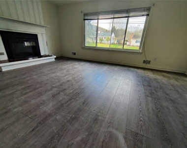 809 Murray Hill Road - Photo Thumbnail 2