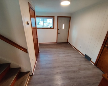 809 Murray Hill Road - Photo Thumbnail 3