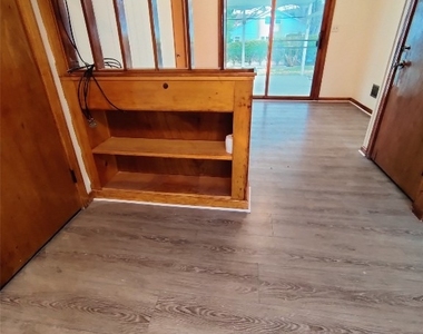 809 Murray Hill Road - Photo Thumbnail 4