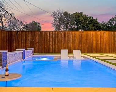 3111 Hedgerow Drive - Photo Thumbnail 15