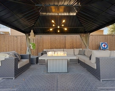 3111 Hedgerow Drive - Photo Thumbnail 6
