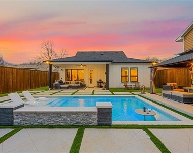 3111 Hedgerow Drive - Photo Thumbnail 9