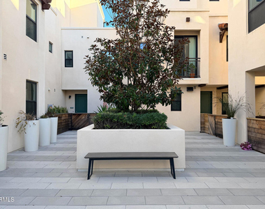 1568 E Thompson Boulevard - Photo Thumbnail 40