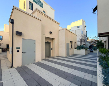 1568 E Thompson Boulevard - Photo Thumbnail 41