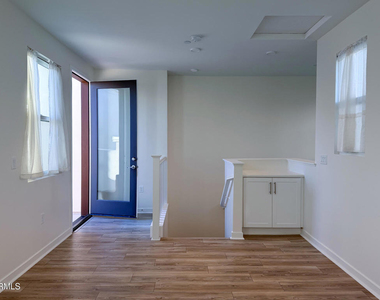 1568 E Thompson Boulevard - Photo Thumbnail 34