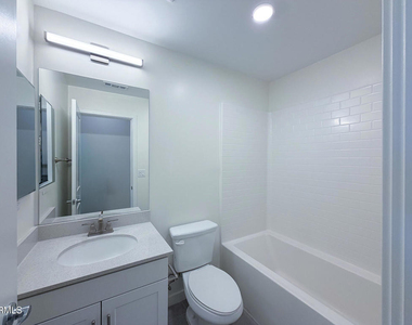 1568 E Thompson Boulevard - Photo Thumbnail 23