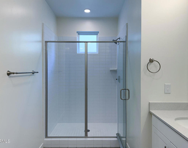 1568 E Thompson Boulevard - Photo Thumbnail 31