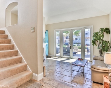 215 6th Street - Photo Thumbnail 4