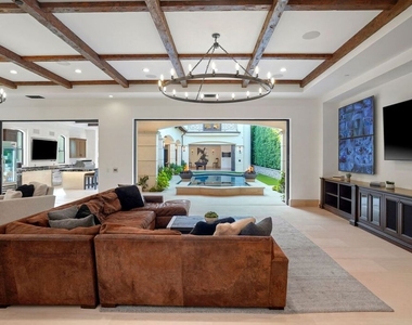 20101 Cypress Street - Photo Thumbnail 6