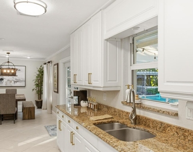1905 Meadow Court - Photo Thumbnail 17
