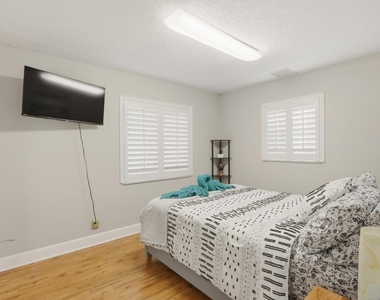 1905 Meadow Court - Photo Thumbnail 29