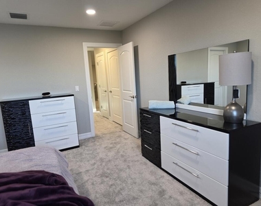 527 Se Vallarta Drive - Photo Thumbnail 56