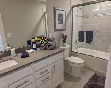 527 Se Vallarta Drive - Photo Thumbnail 54