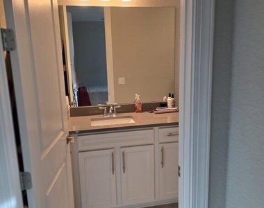527 Se Vallarta Drive - Photo Thumbnail 40