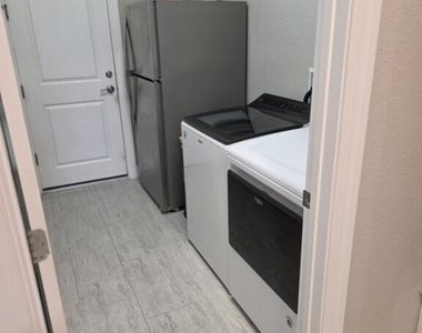 527 Se Vallarta Drive - Photo Thumbnail 43