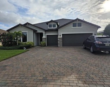 527 Se Vallarta Drive - Photo Thumbnail 58
