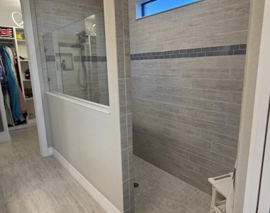 527 Se Vallarta Drive - Photo Thumbnail 12