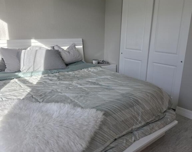 527 Se Vallarta Drive - Photo Thumbnail 30