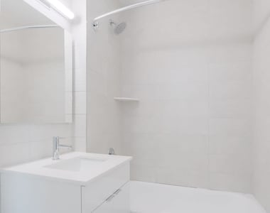 777 6th Avenue - Photo Thumbnail 32