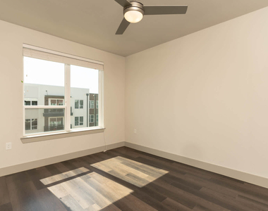 228 Athenia Drive - Photo Thumbnail 95