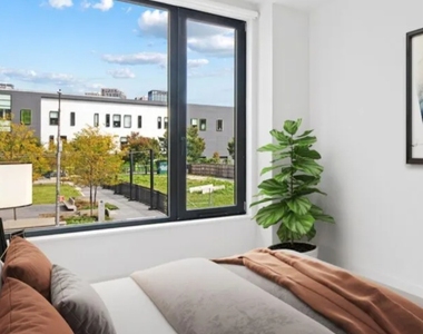 215 E 124th St - Photo Thumbnail 1