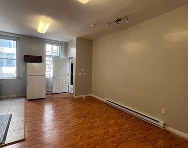 1115 Walnut Street - Photo Thumbnail 3