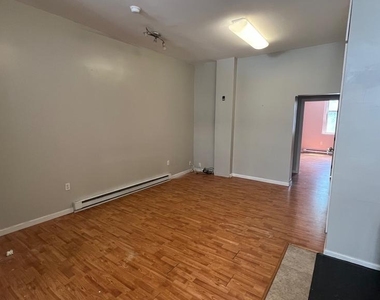 1115 Walnut Street - Photo Thumbnail 11