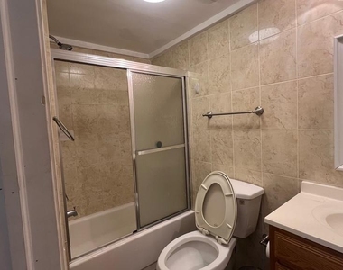 1115 Walnut Street - Photo Thumbnail 9