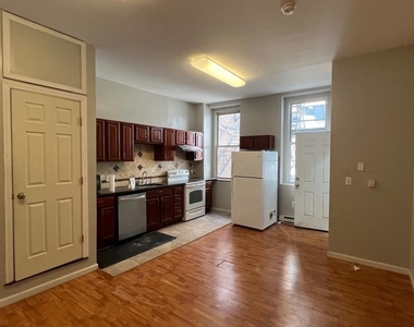 1115 Walnut Street - Photo Thumbnail 2